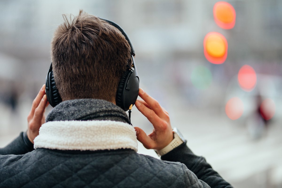 This bank holiday, invest in your knowledge! 🎧

Our latest 1875 audio edition covers President Trump’s tariffs policy and UK-listed housebuilder, Crest Nicholson. 

Listen now and stay informed! 

#InvestmentAnalysis #AudioPublication

ow.ly/xckH50VLSkL