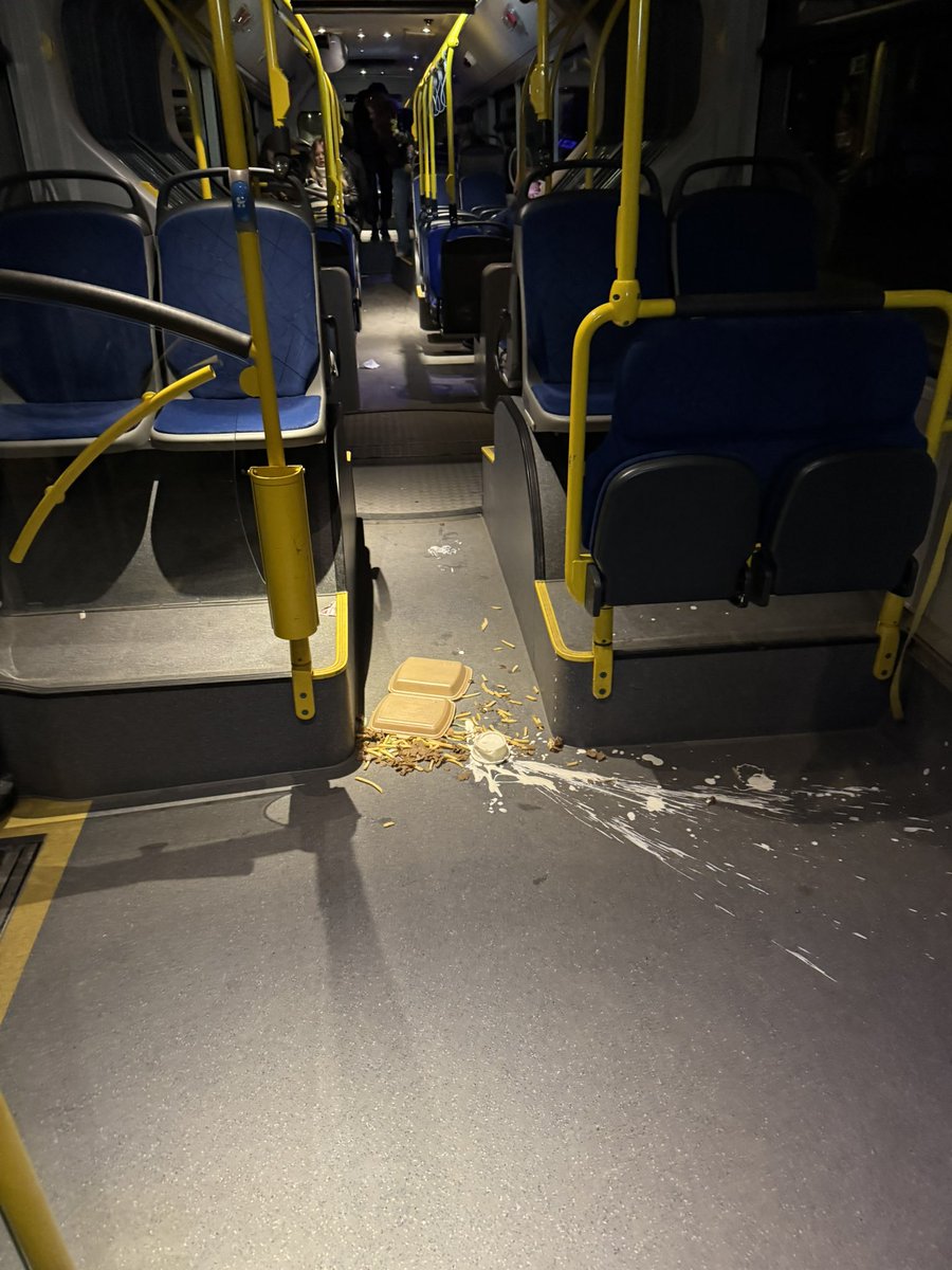 nightv✧id tweet media