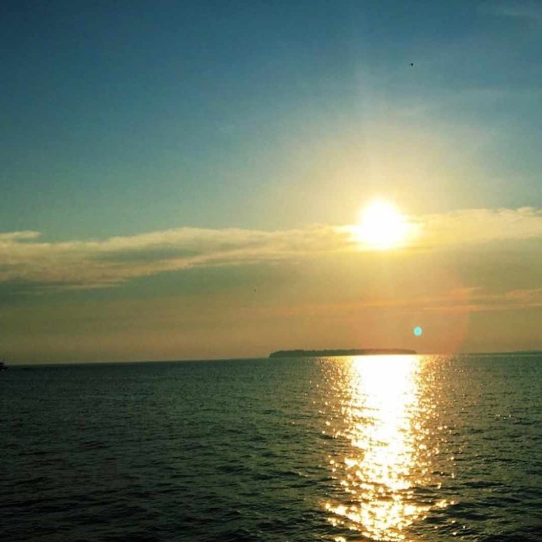 victoriaforest4's tweet photo. When the sun kisses Lake Victoria goodnight… Uganda shows off. ❤️🇺🇬🇺🇬
#SunsetVibesUG #LakeVictoriaMagic #VictoriaForestResort #WanderUganda #PearlOfAfrica #TravelUganda #UgandanBeauty #NatureCrushUg #GoldenHourUG https://t.co/LOcZmomOXF