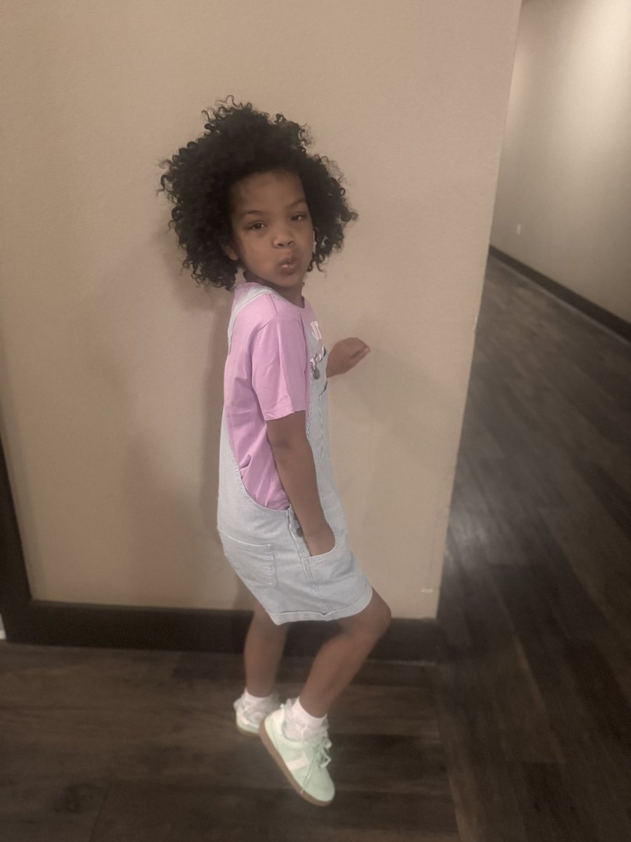 Jessica Linson tweet media