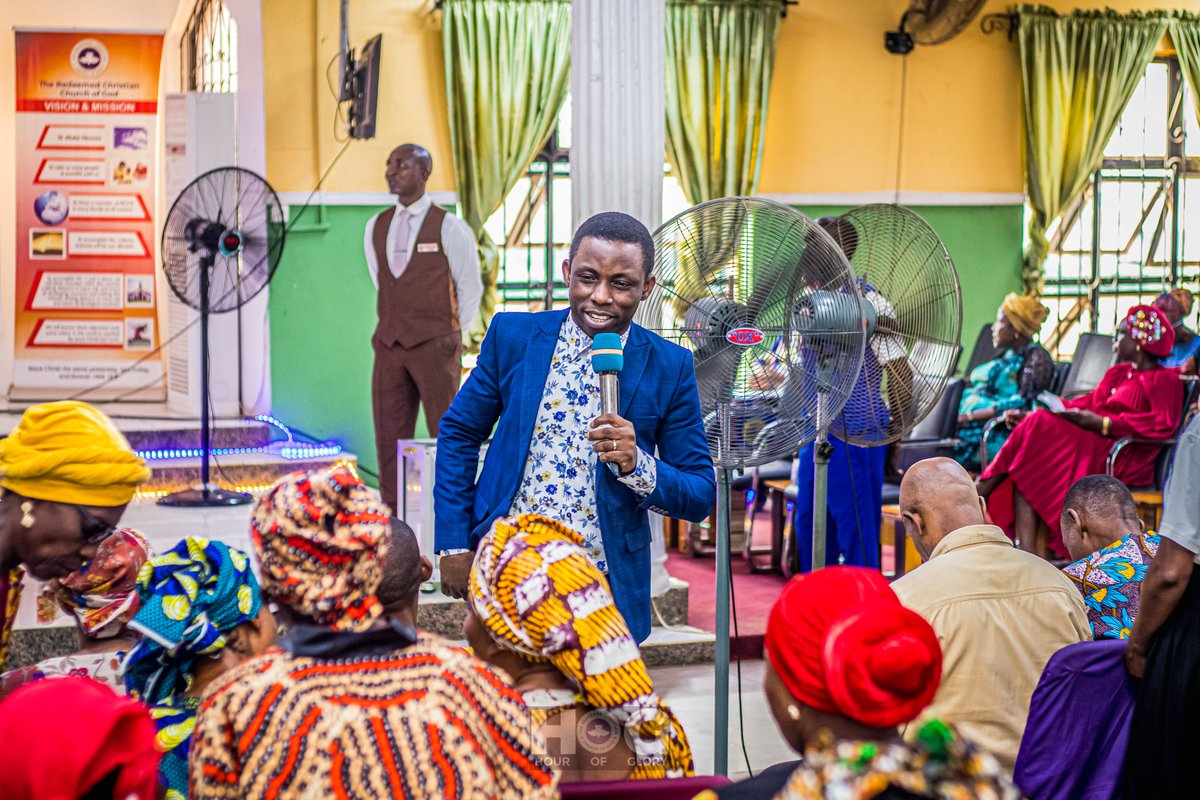 ElishaAdefesobi's tweet photo. One of the most powerful moments during this Wednesdayβs Hour of Glory special program came as the Man of God revealed why many prayers often go unanswered.
#RCCGSpecialService #HourOfGlory #ElishaAdefesobi #RainOfRighteousness #Romans6 #Salvation #WednesdayEncounter #Prophetic https://t.co/uIlmW269E5