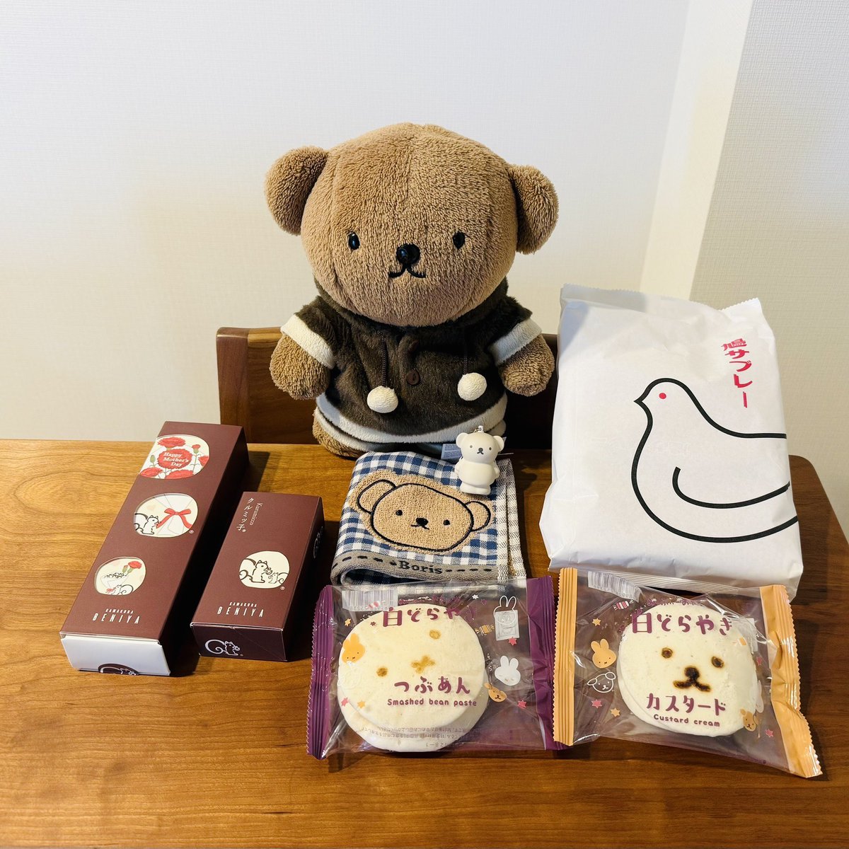 BorisPori's tweet image. 鎌倉で好きなものを買ってきた( ・ᴥ・ )🐦🐿️✨

#鳩サブレー #クルミッ子 #みっふぃーおやつ堂