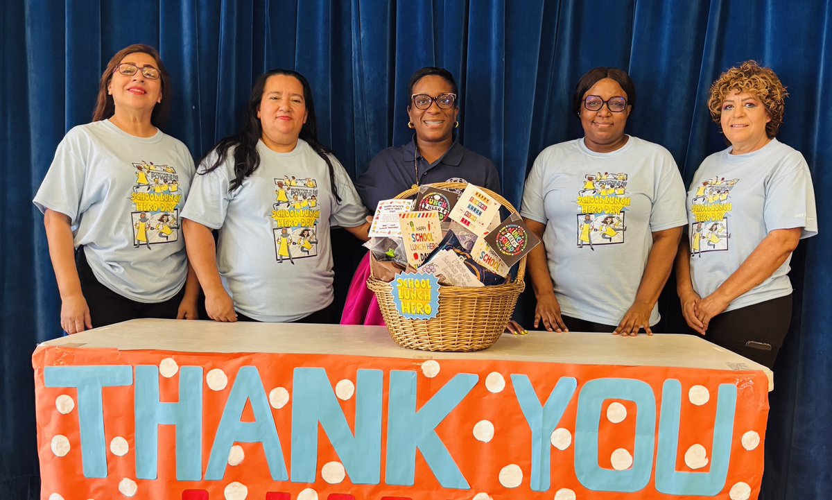 Special thanks to our lunch heroes <a href="/EdWhiteES/">Ed White Elementary</a>