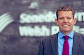 RealShanCothi's tweet photo. Arweinydd Plaid Cymru @Plaid_Cymru sy da fi’n gwmni heddi ar Bore Cothi @BBCRadioCymru yn rhannu ei gofion cyntaf @RhunapIorwerth Diolch o galon Rhun am sgwrs hamddenol braf ag am rannu straeon dy blentyndod /ar Bore Cothi. #DancingQueen #Tant #DafyddagEdward #cofioncyntaf 👍 https://t.co/FhotYUFlB2