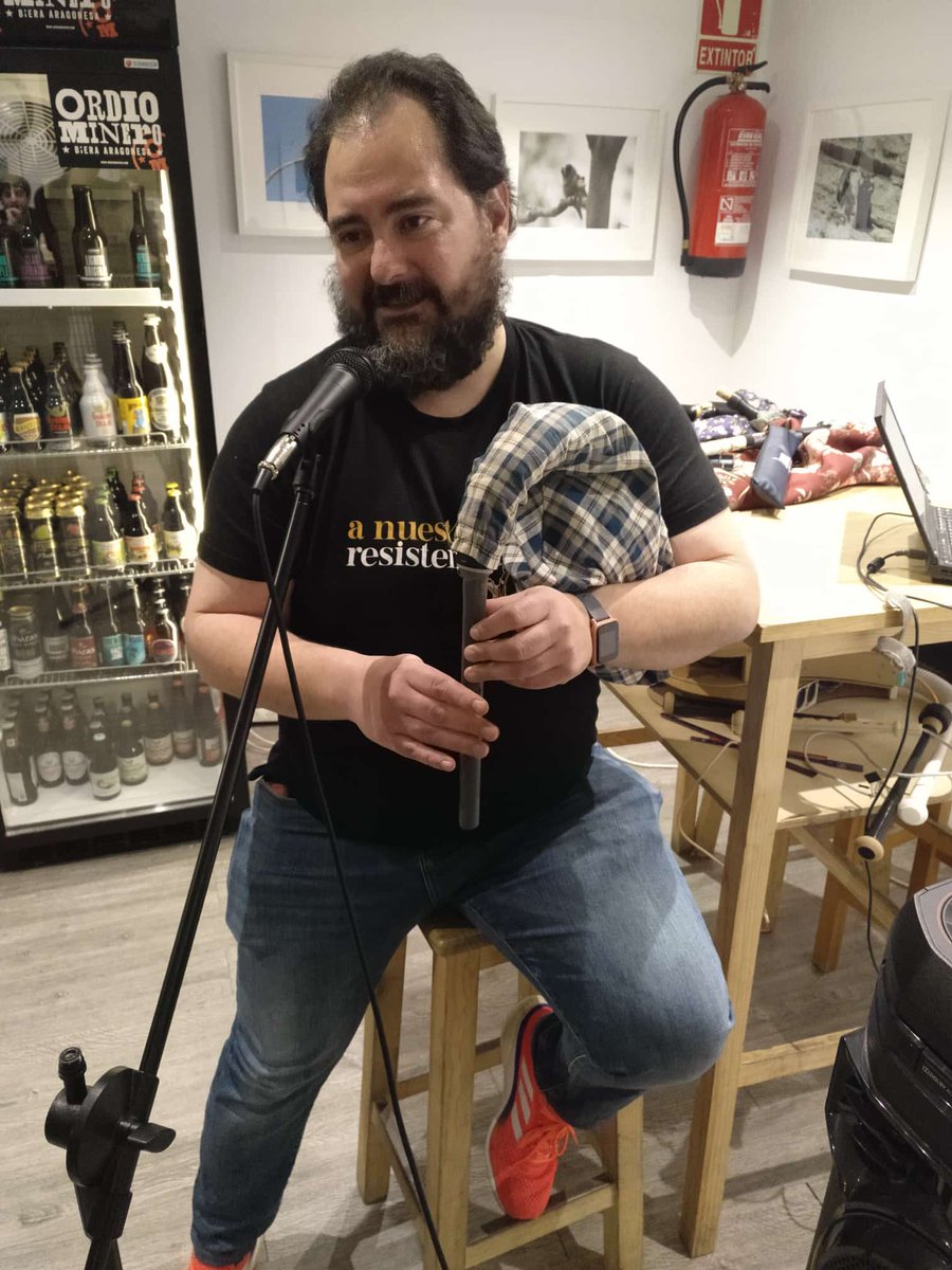 👏🏼 Muitas gracias a #DanielMartínez por a suya charrada sobre lo #Eclarín, a gaita de boto electronica. 🎶 
De seguras que bien luego tendremos mas y millors nuevas sobre este instrumento de nueva creyación! #aragonés