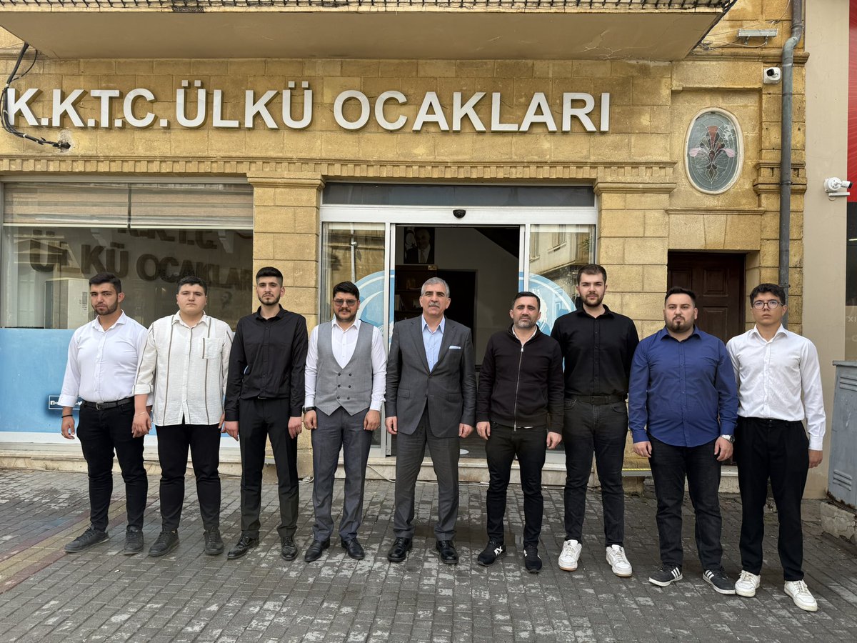 Eyupyildizlar's tweet photo. KKTC’de, Başbuğumuz Alparslan Türkeş’in doğduğu evi ve Ülkü Ocakları Başkanımız Fatih Arıcı’yı, Türk milletinin kahraman evladı Zekai Aksakallı Komutanımızla birlikte ziyaret ettik.

Milli şuurun, manevi mirasın ve Türk dünyasının ortak davası burada dimdik ayakta.

KKTC Ülkü Ocakları Başkanımız @fatiharici61 Başkan’a gönülden teşekkür ederiz.

#BaşbuğTürkeş #ÜlküOcakları #KKTC