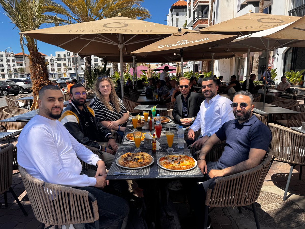 Liebe Grüße aus #Marokko 🇲🇦 Drei Kolleg:innen sind vor Ort, um den Aufbau unseres neuen Standorts zu starten. Bürobesichtigungen, neue Kollegen &amp; viele Eindrücke – wir freuen uns auf alles, was kommt! 🌍
Wer weiß, in welcher Stadt sie sind? ✈️
#ePhilosGoesGlobal #Expansion