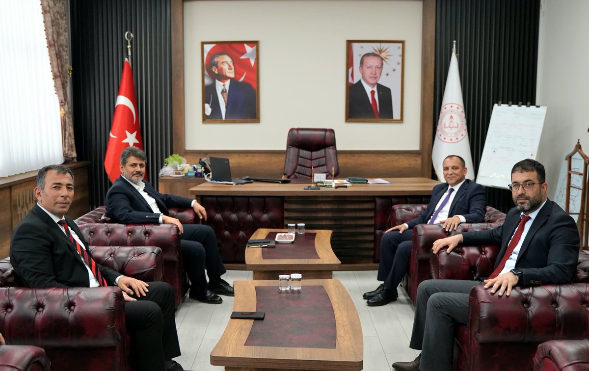 Kahramanmaraş İl Millî Eğitim Müdürlüğü (@kmarasilmem) on Twitter photo 📌 Kahramanmaraş Milletvekilimiz Sayın Ömer Oruç Bilal Debgici, İl Millî Eğitim Müdürümüz Sayın Erhan Baydur’u ziyaret etti. Nazik ziyaretleri için Sayın Vekilimize teşekkür ederiz. 📌 Kahramanmaraş Milletvekilimiz Sayın Ömer Oruç Bilal Debgici, İl Millî Eğitim Müdürümüz Sayın Erhan Baydur’u ziyaret etti. Nazik ziyaretleri için Sayın Vekilimize teşekkür ederiz.