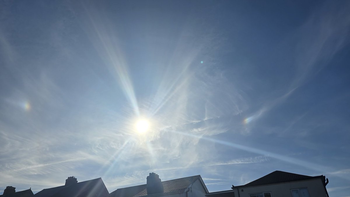 Astronomer Dan (@astronomy_dan) on Twitter photo Part 4 of the Amazing Now Double Sundog Event over Wolverhampton West Midlands UK on 28/04/25 with some Wispy Cirrus Clouds. <a href="/MoonHourSocial/">#MoonHour™️Social</a> <a href="/ThePhotoHour/">#ThePhotoHour</a> #sundogs #sundog #rainbowclouds #circumhorizonalarc #rainbow #Cirrus Part 4 of the Amazing Now Double Sundog Event over Wolverhampton West Midlands UK on 28/04/25 with some Wispy Cirrus Clouds. <a href="/MoonHourSocial/">#MoonHour™️Social</a> <a href="/ThePhotoHour/">#ThePhotoHour</a> #sundogs #sundog #rainbowclouds #circumhorizonalarc #rainbow #Cirrus