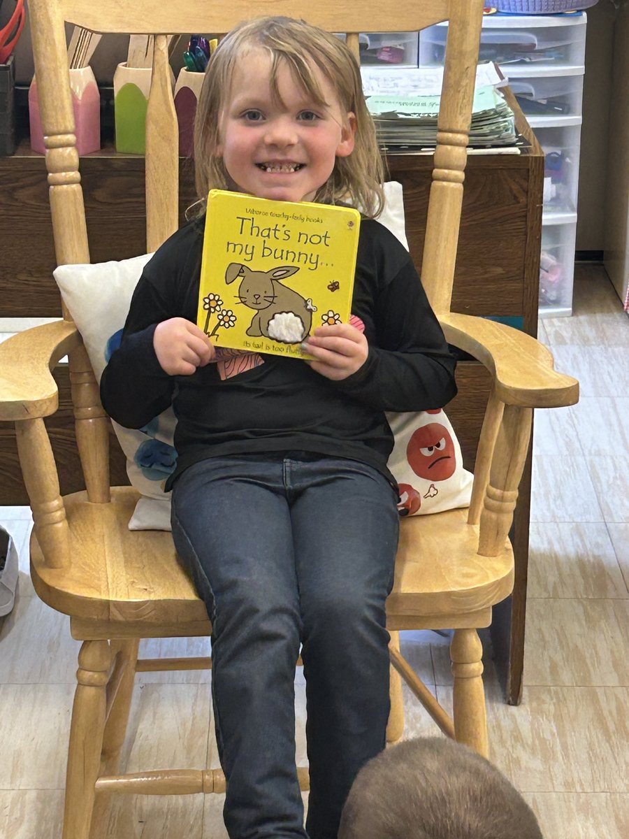 marisa_traverse's tweet photo. Amazing reading to the class today! https://t.co/aLKxfleHdj