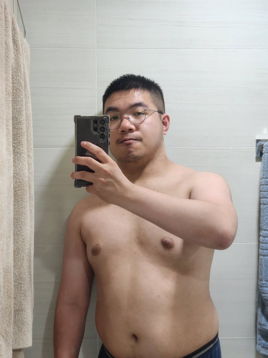 可愛嗎？
可愛的話可以幫我按愛心
然後轉推嗎🫶