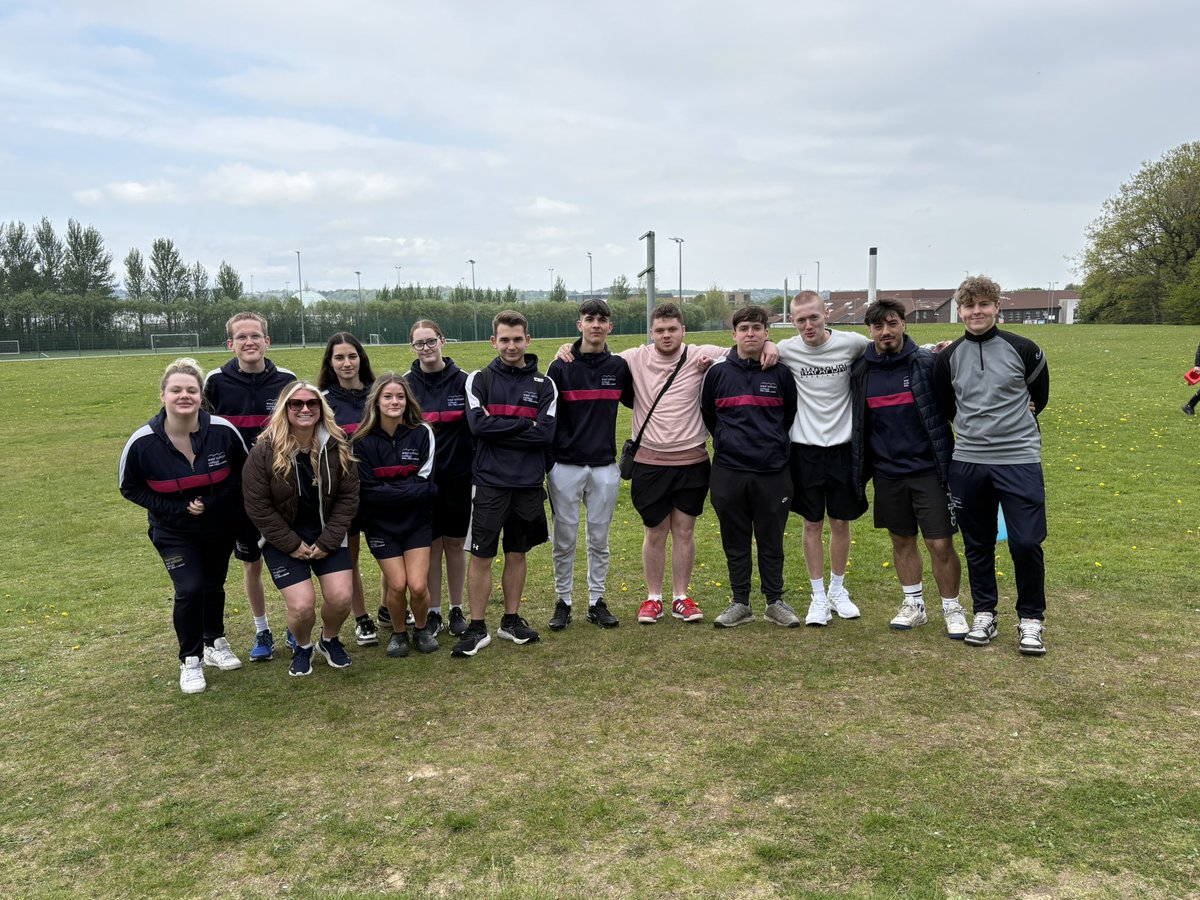 Laura Burns tweet media