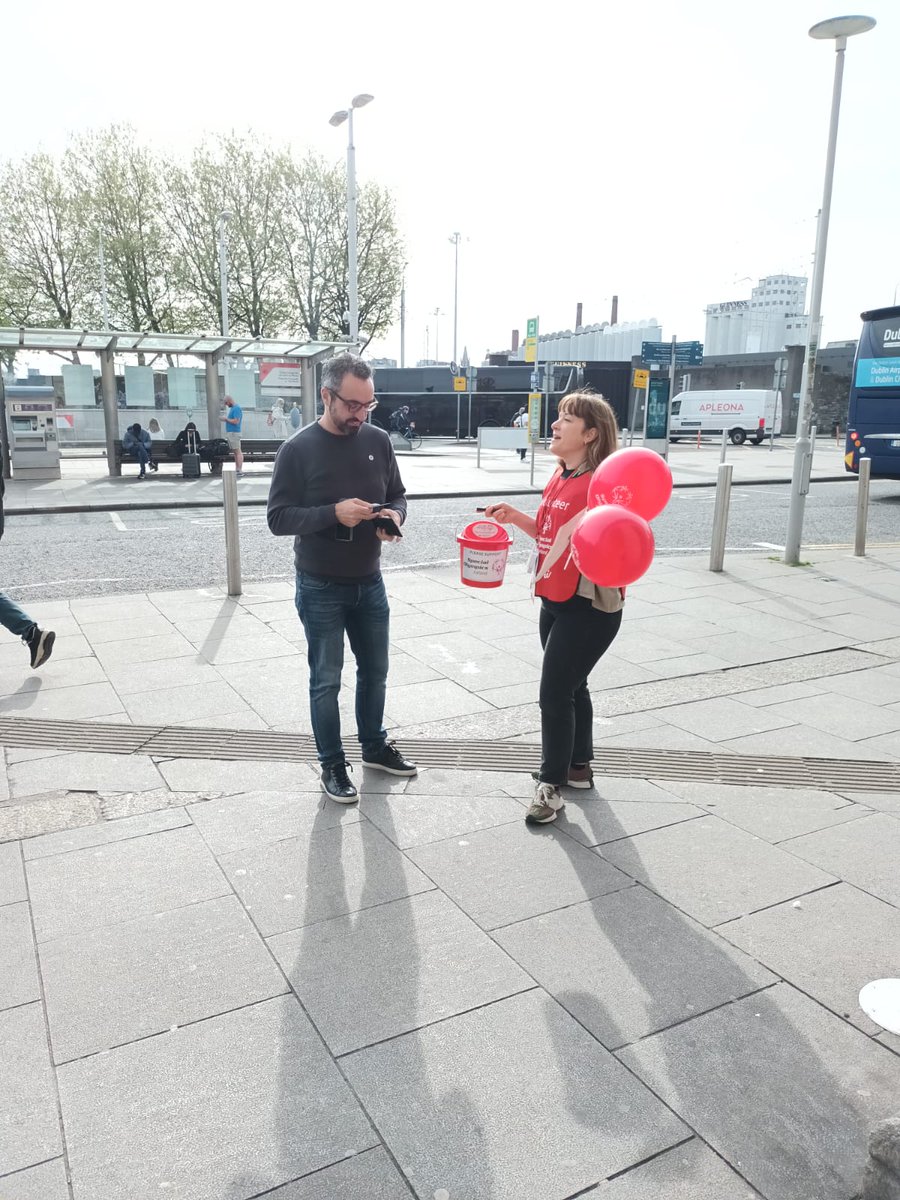 Thank you to amazing volunteers of <a href="/eir/">eir</a> for their great work in helping us fundraise at collections across <a href="/IrishRail/">Iarnród Éireann</a> stations today! Collections are ongoing, you can donate at one of our collection points or online at  donate.specialolympics.ie #partnership #collectionday