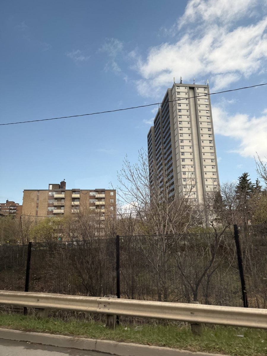 Bye bye Toronto! Stay beautiful🖤