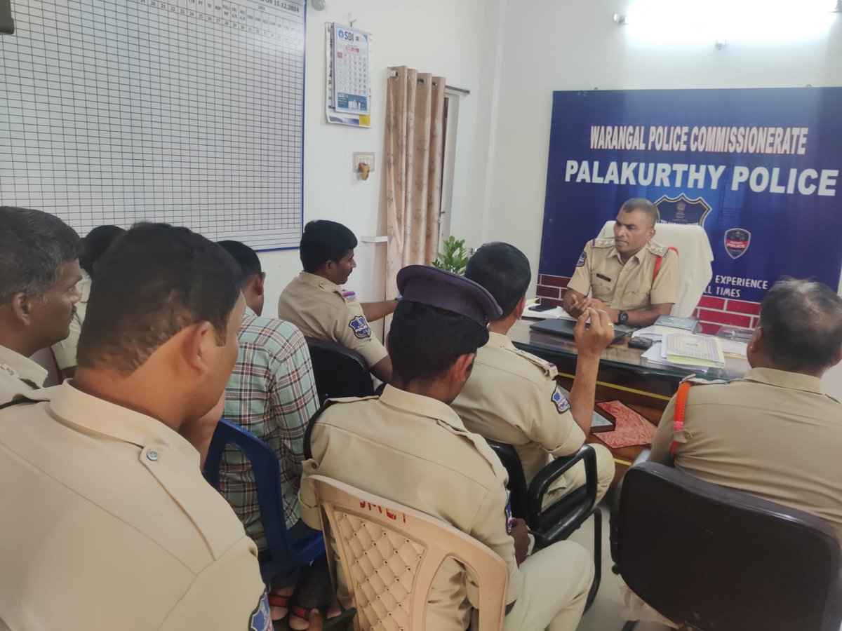 ci_palakurthy's tweet photo. Conducted meeting with Palakurthy PS Statff. Briefed regarding Road Safety and other instructions given by respected CP Warangal Sir during Monthly Crime Review held on 29.04.2025. @telanganaDGP, @cpwarangal, @warangalpolice, @dcp_westzonewrl, @acpwardhannapet, @mulajithender https://t.co/sFxsqP3Qqt