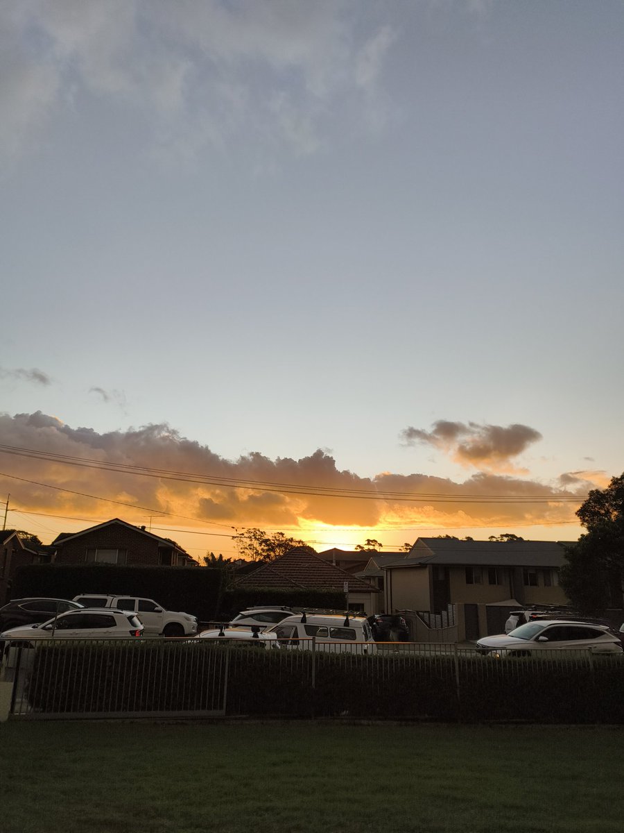 Simon Earle tweet media