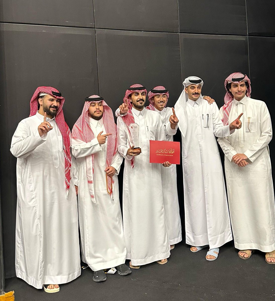 مقتطفات توثق تكريم نادي مُلهم الطلابي من قبل إدارة شؤون الطلاب✨.