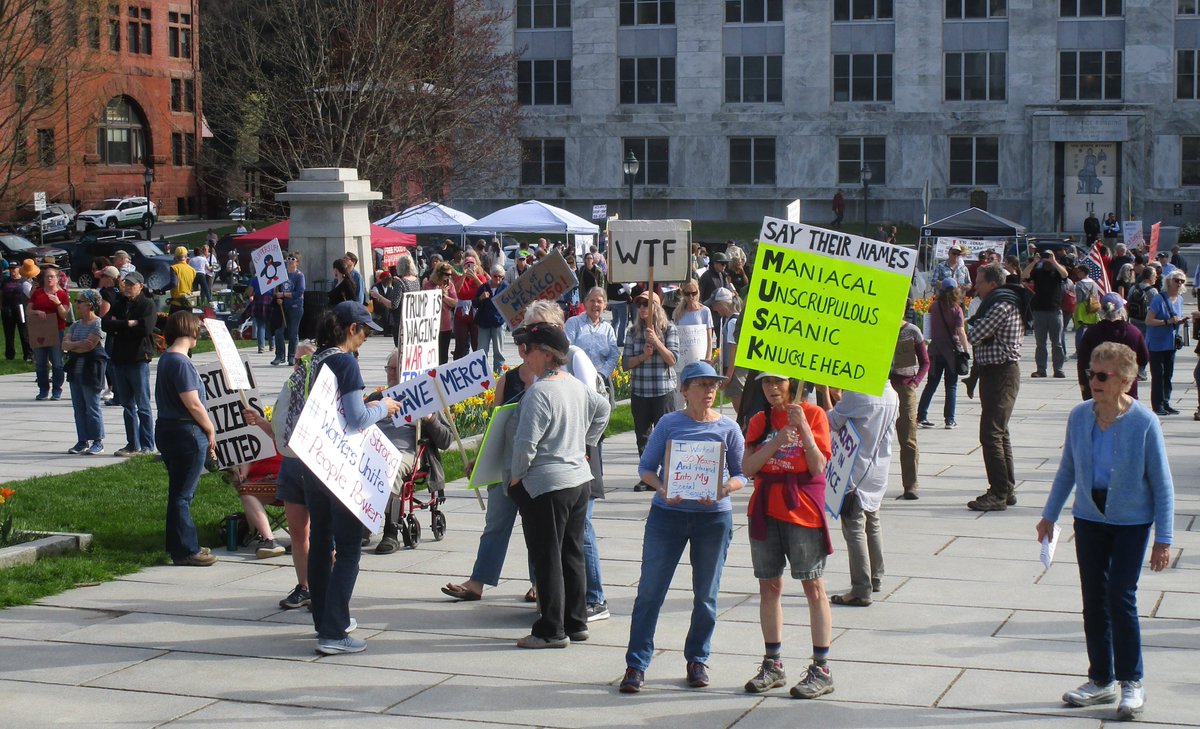 garlandgates's tweet photo. NEWS: Sponsored by the @VT_AFLCIO, yesterday's #MayDay rally in #MontpelierVT drew a large, diverse crowd. National @AFLCIO president @LizShuler (in green) fired up the gathering with her remarks supporting #WorkersRights.
#VTpoli #UnionStrong #OrganizedLabor #MaydayProtest https://t.co/NbGOPusUz8