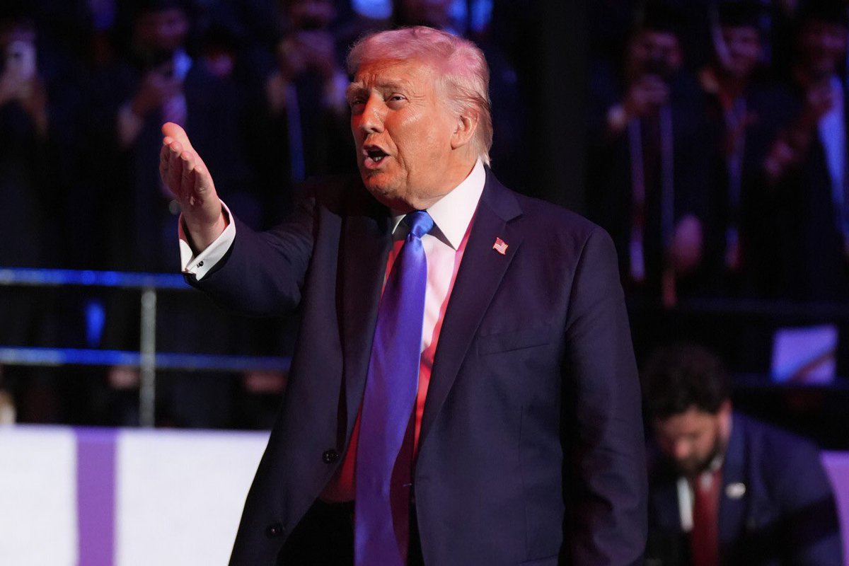 tyee23's tweet image. Trump signs executive order directing federal funding cuts to PBS and NPR apnews.com/article/trump-…