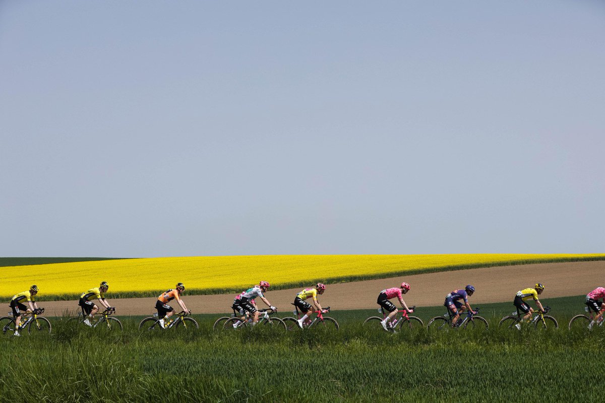 🇨🇭 #TDR2025

 Scenic views from Switzerland. 🥰