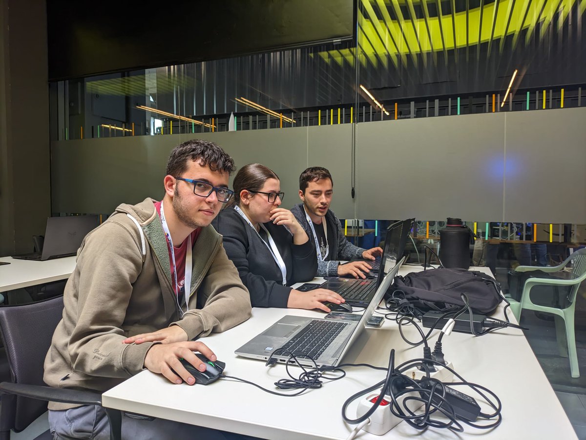 hackCS's tweet image. Muy chula nuestra primera experiencia con el #SpeedCAD de @ShareHorizons, hemos quedado en 5a, 6a, y 7a posición en la @3DPrinterParty😁