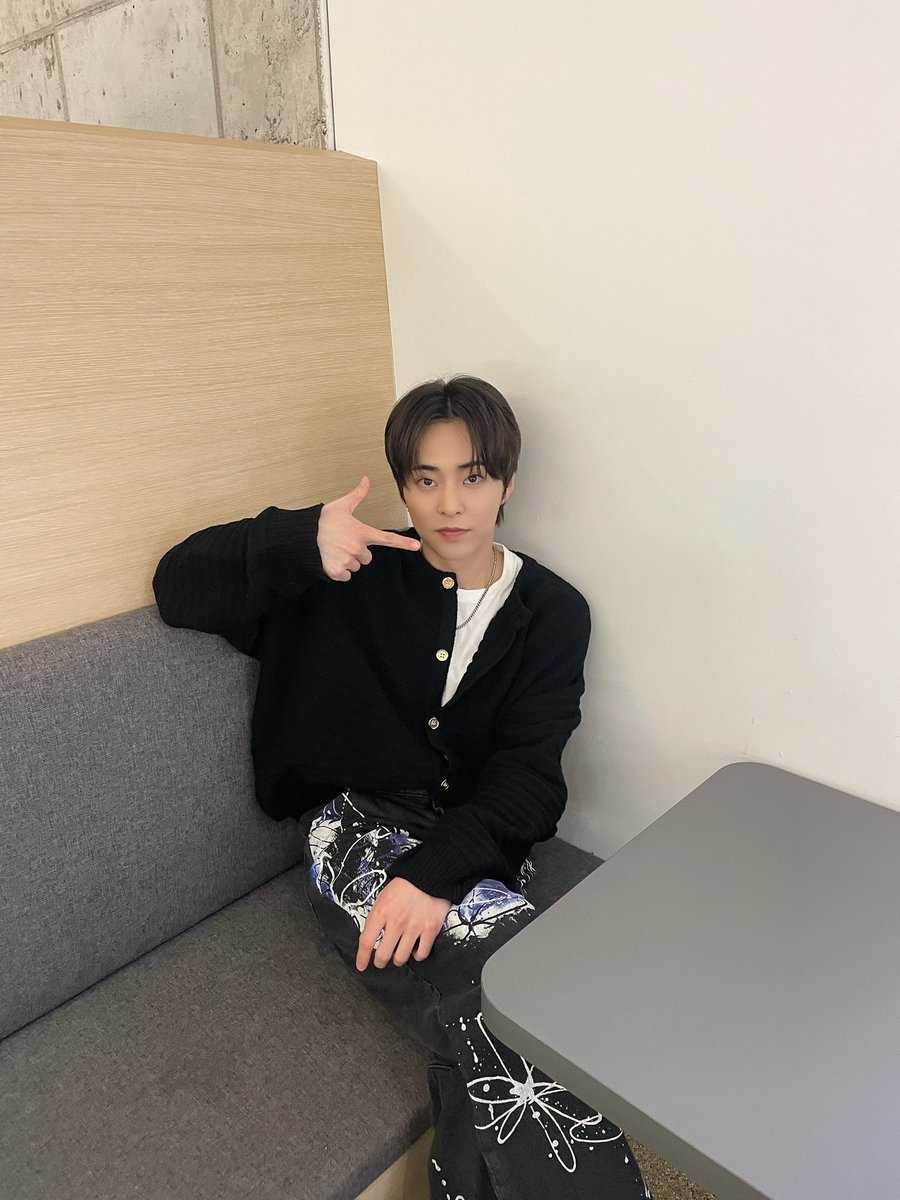 2025.05.02 애플뮤직
Fan Sign Event 💙 

오늘도 EXO-L 덕분에 즐거웠던 팬사인회🩵
너무 고마웠고 조심히 들어가요!!

#시우민 #XIUMIN #InterviewX #WHEE