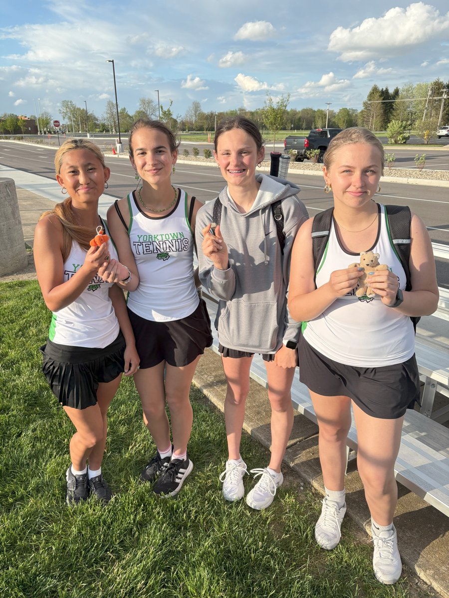 Yorktown Tennis (@yhsgirlstennis) on Twitter photo 