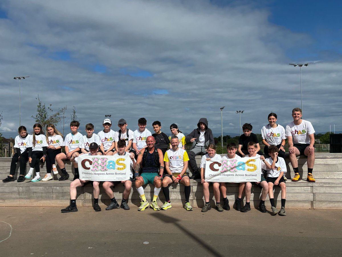RosehillHS's tweet image. A huge well done to the runners and riders on the 5K loop this morning! Great to have CHAS with us. Richard and Stevie are progressing well, last pinned around the Duddingston area! A big afternoon/evening/morning ahead ❤️