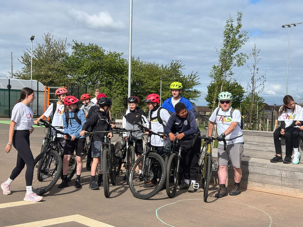 RosehillHS's tweet image. A huge well done to the runners and riders on the 5K loop this morning! Great to have CHAS with us. Richard and Stevie are progressing well, last pinned around the Duddingston area! A big afternoon/evening/morning ahead ❤️