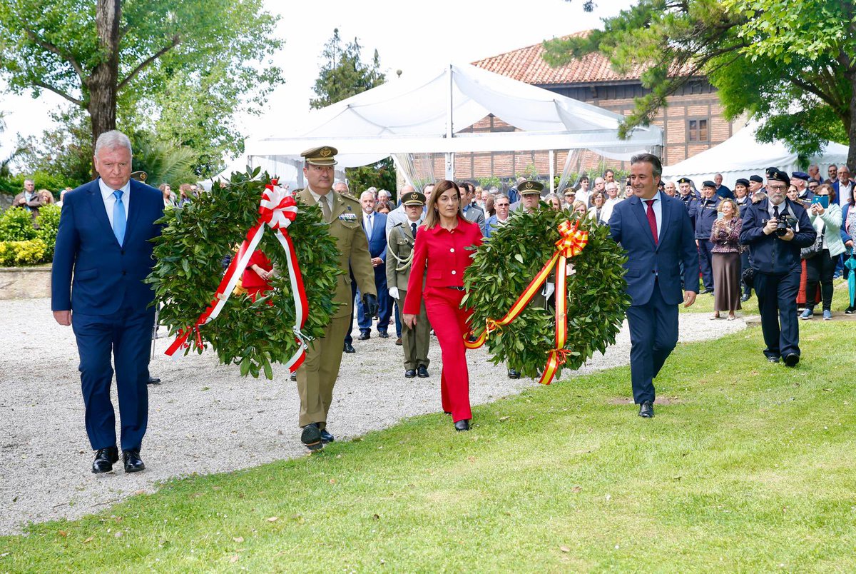 M.J Sáenz de Buruaga tweet media