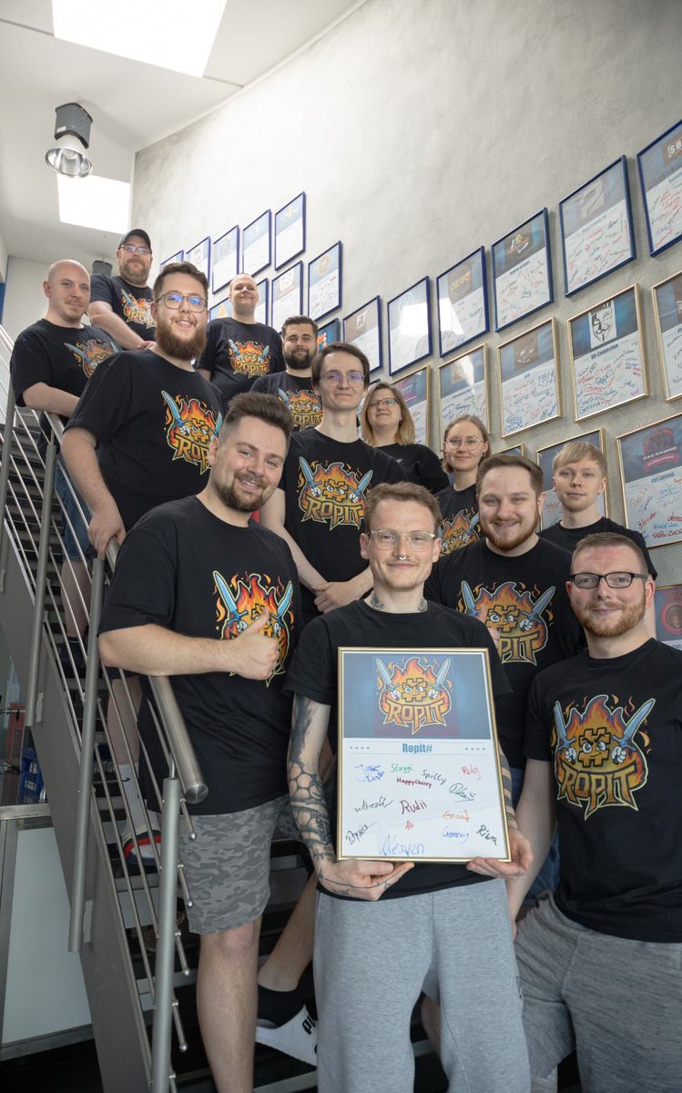 Heute ist die Gaming-Community "Ropit#" aus dem Lan Haus abgereist.

Aus ganz Deutschland verteilt angereist um zusammen die mittlerweile auch schon dritte Lan Party von Ihnen bei uns zu machen.❤ Vielen Dank.

rapidlan.de

#lanparty #lanhouse #CommunityTreffen