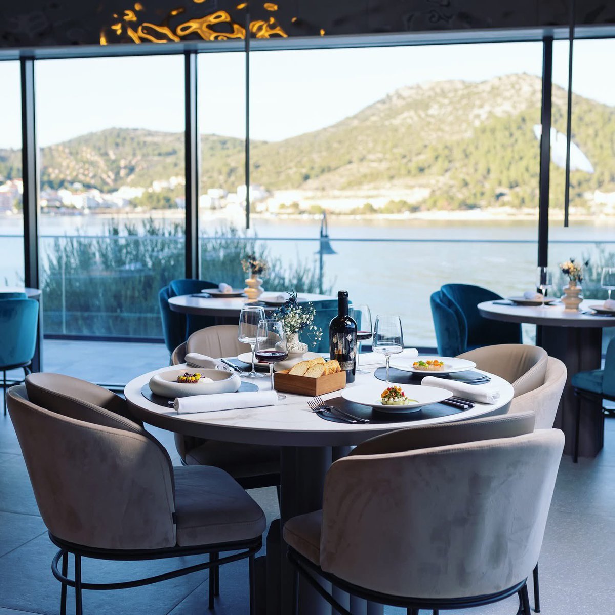 HotelMarinus's tweet photo. May is here, and temperatures are already above 25°C - perfect for a peaceful early-season escape! Enjoy the calm, the sun, and the sea before the summer crowds arrive. Relax and unwind in beautiful Marina, at Marinus Beach Hotel. 🌊☀️🇭🇷 

#marinusbeachhotel #visitmarina #croatia https://t.co/HrX414FvZQ