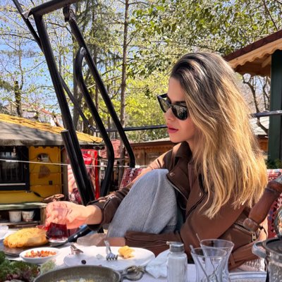 sinemmimioglu's tweet photo. #YeniProfilResmi https://t.co/Q0KjZa7zbN