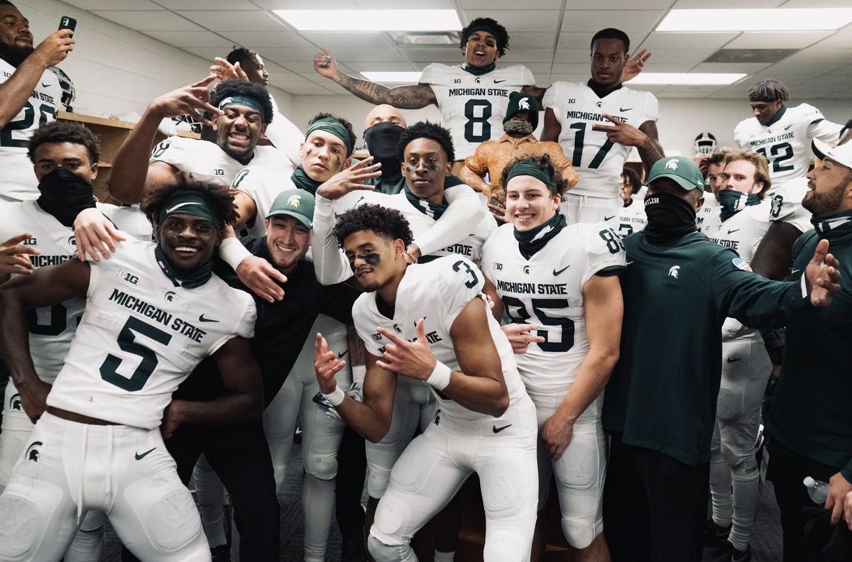 Roman igwebuike (@roman_igwebuike) on Twitter photo Blessed to receive an offer from Michigan State!!
<a href="/Jordanlynch06/">Jordan Lynch</a> <a href="/JoeS_Rossi/">Joe Rossi</a> <a href="/AllenTrieu/">Allen Trieu</a> <a href="/EDGYTIM/">Timothy “EDGYTIM” OHalloran</a> <a href="/MSU_Football/">Michigan State Football</a> <a href="/CaravanFootball/">Caravan Football</a>
#AGTG #GoGreen Blessed to receive an offer from Michigan State!!
<a href="/Jordanlynch06/">Jordan Lynch</a> <a href="/JoeS_Rossi/">Joe Rossi</a> <a href="/AllenTrieu/">Allen Trieu</a> <a href="/EDGYTIM/">Timothy “EDGYTIM” OHalloran</a> <a href="/MSU_Football/">Michigan State Football</a> <a href="/CaravanFootball/">Caravan Football</a>
#AGTG #GoGreen