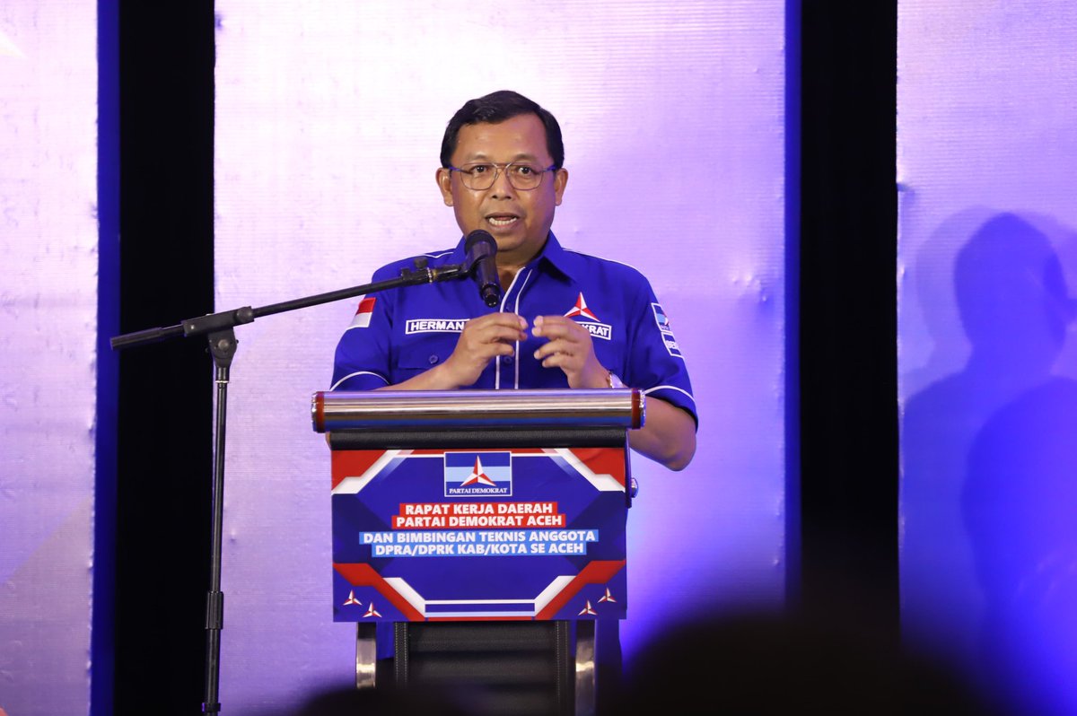 DemokratKalbar's tweet photo. Demokrat Ingin Menang di 2029, Sekjen Demokrat: Kader Harus Peka &amp; Adaptif, Solidkan Organisasi.
Sekretaris Jenderal Partai Demokrat, Herman Khaeron, memulai kunjungan kerja perdananya dengan memilih Aceh sebagai daerah pertama yang disambangi. https://t.co/DUBTo8NIBI