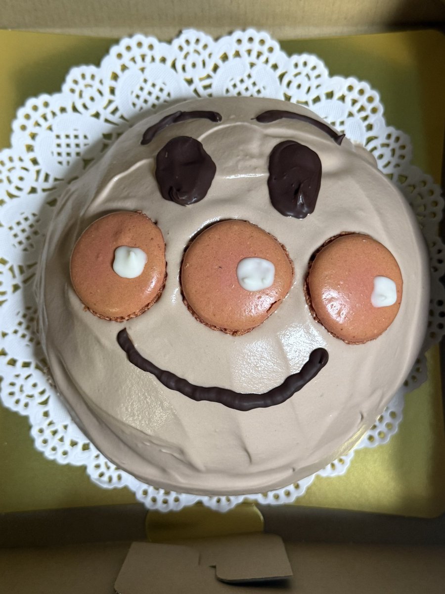 k51030913's tweet photo. 4歳のお誕生日おめでとう🎉
手作りアンパンマンケーキ🎂 https://t.co/aSOTtT9L7x