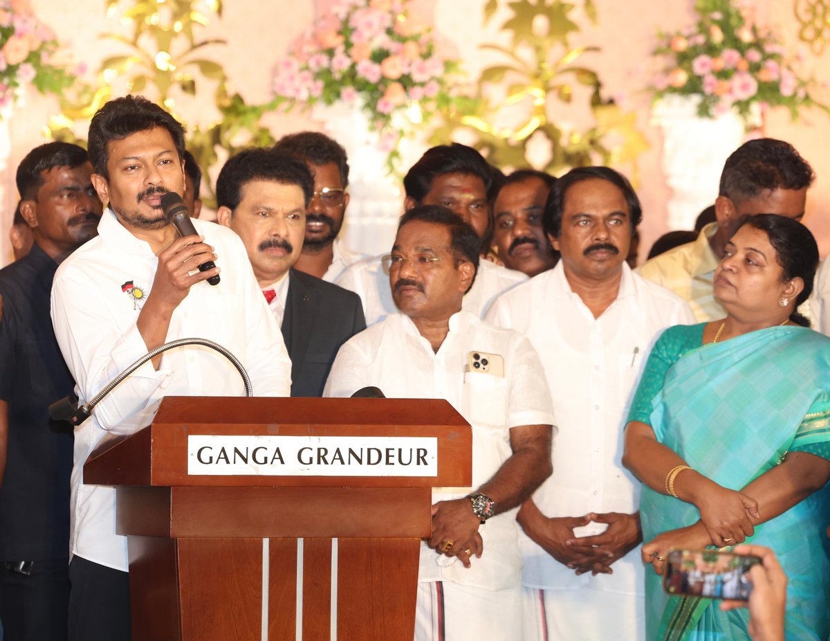 Udhaystalin's tweet image. கழக மீனவரணி செயலாளர் அண்ணன் @ajstalin17 அவர்களின் அன்பு மகள் அகஸ்டி மேரீஸ் பிரியங்கா – ஆன்றோ அஷின் இணையரின் திருமண வரவேற்பு விழாவில் நாகர்கோவிலில் இன்று பங்கேற்றோம். 

மணமக்கள் வாழ்வில் எல்லா வளமும் பெற்று பல்லாண்டு வாழ்கவென வாழ்த்தி மகிழ்ந்தோம்.

@geethajeevandmk @Manothangaraj…