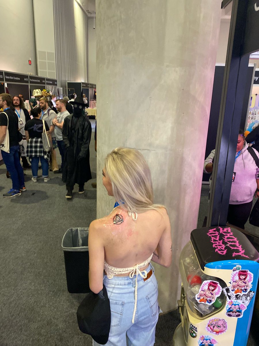High Born (@highborn_gg) on Twitter photo Wooooowww 👀
So <a href="/Lee_Schultz27/">Little_Bad_Lee</a> got the HighBorn Tattoo yesterday🔥
This is what you call Loyalty to the brand and the Org🩷
<a href="/Slayerdrink/">Slayer Energy</a> <a href="/TechDomain_Za/">The Tech Domain</a> #TheRedShield #CODZAGrind #Tattoo Wooooowww 👀
So <a href="/Lee_Schultz27/">Little_Bad_Lee</a> got the HighBorn Tattoo yesterday🔥
This is what you call Loyalty to the brand and the Org🩷
<a href="/Slayerdrink/">Slayer Energy</a> <a href="/TechDomain_Za/">The Tech Domain</a> #TheRedShield #CODZAGrind #Tattoo