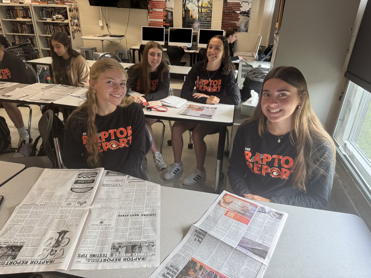 CoachOlson11's tweet image. Print release day fun at @AndersonRaptors!! These  @RaptorReporters CRUSHED it again this semester!!!