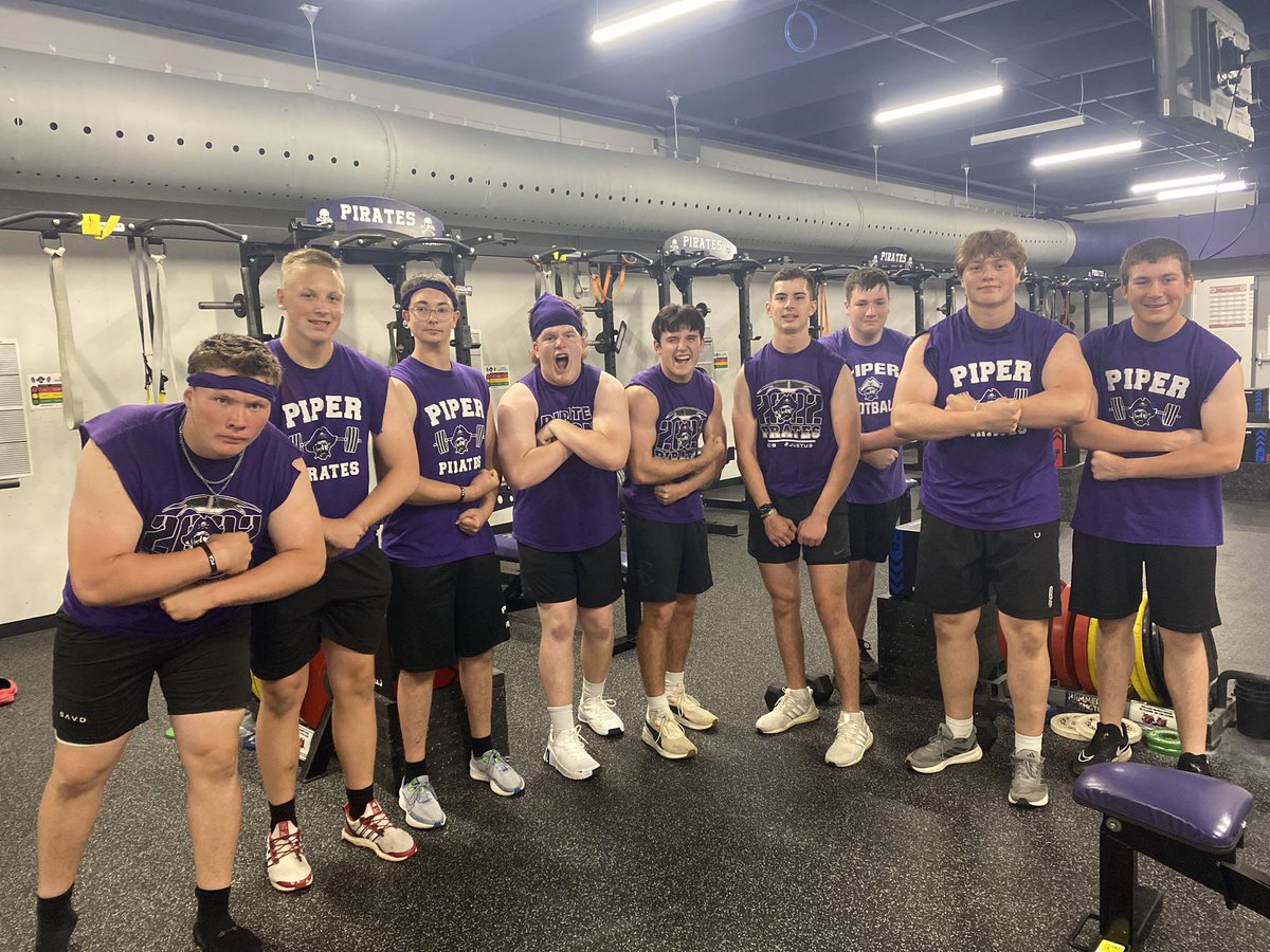 Enjoyed working with this group of Piper football players who came in for some extra work today and to celebrate FAT ARM FRIDAY! 

Great job this morning, gentlemen!