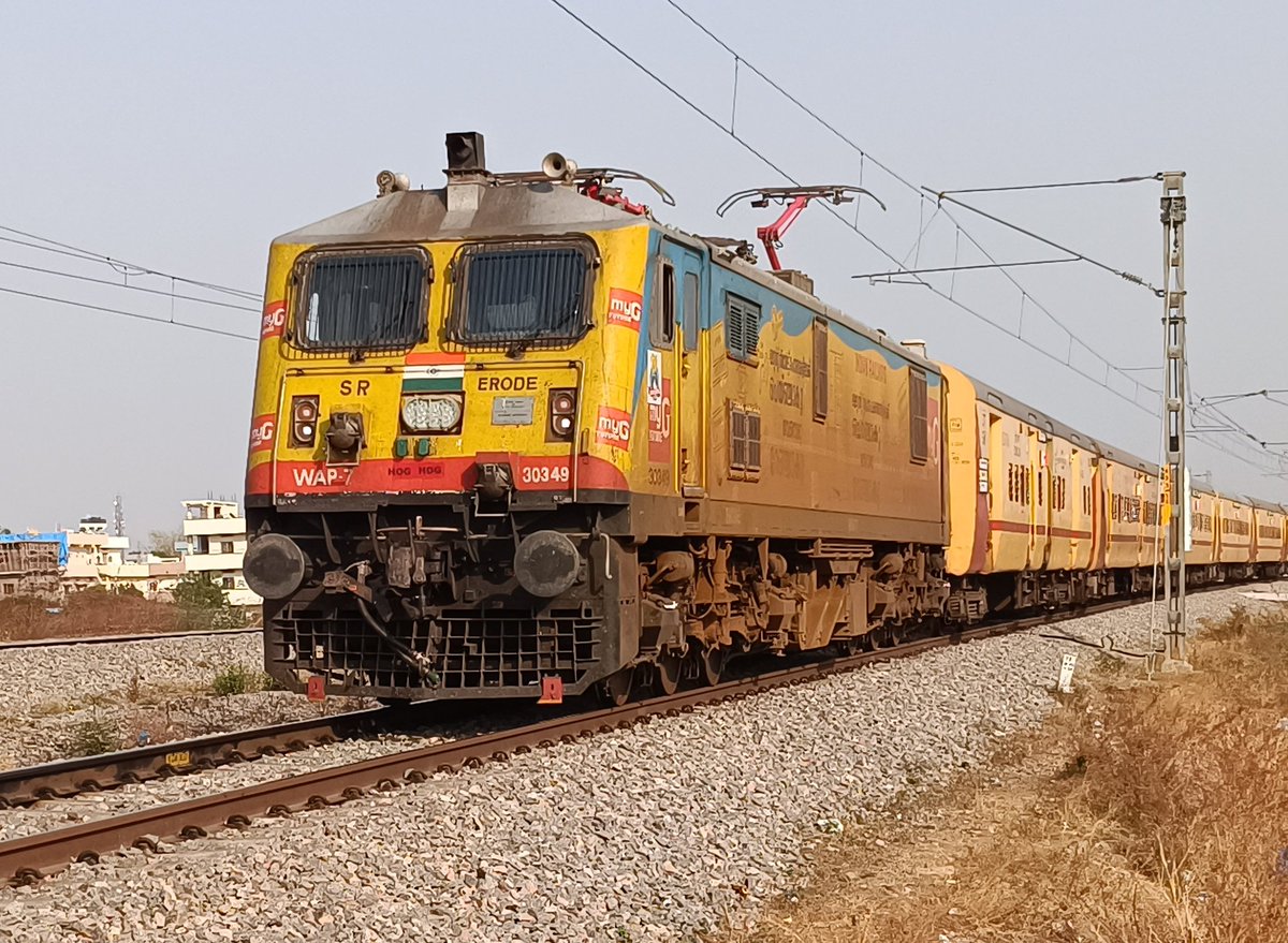 MyG Stores Advertised Erode (ED) WAP-7 30349 hauling 16614 Coimbatore - Rajkot Weekly Express 
May 02, 2025 
#irailways #IndianRailways #myG #erode #wap7 #Advertising #Ad