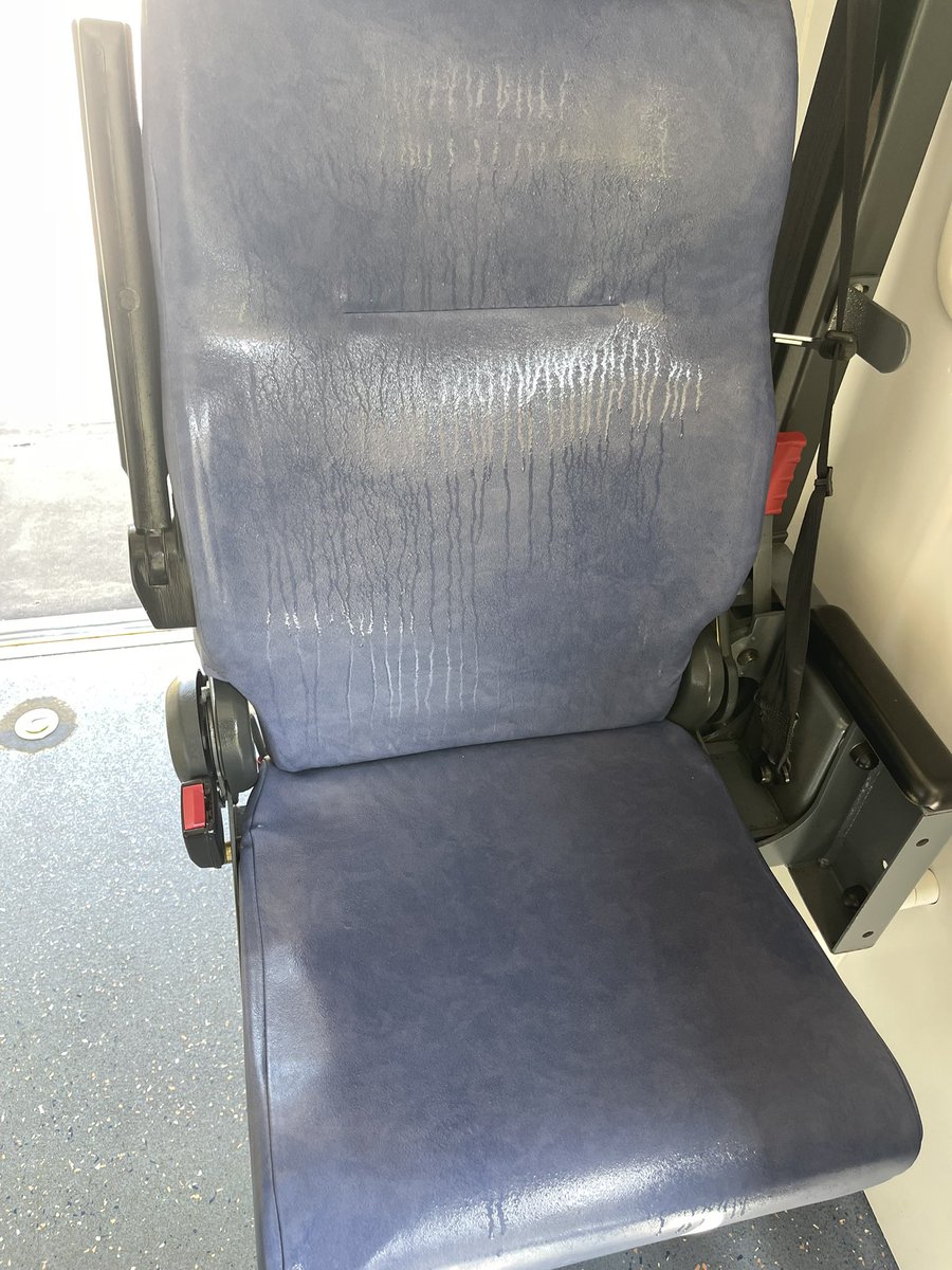 ambulance4x4's tweet image. As it’s the beginning of the month &amp;amp; ahead of a busy weekend of Boxing, VE Day celebrations and film cover it’s been deep clean day. All equipment removed, all surfaces sanitised &amp;amp; a bio fogger to finish. 

#OneJobDoneWell #TrustedCompany #DoingItRight #FightMedics #EventMedics