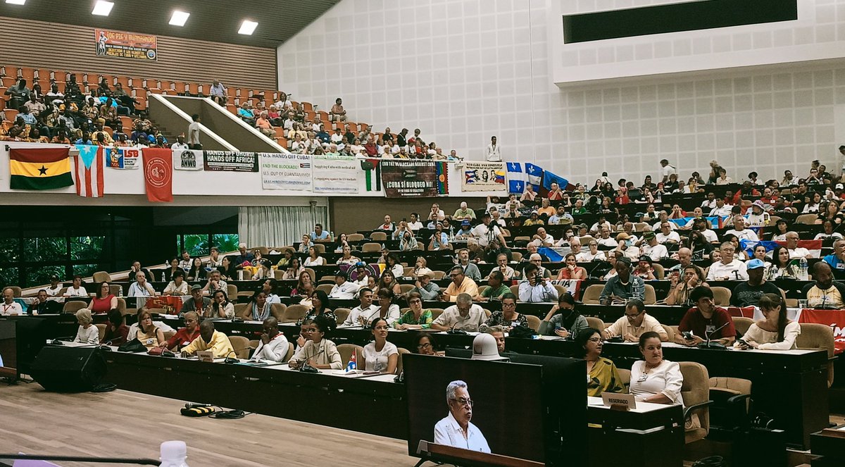 Con la presencia de <a href="/DrRobertoMOjeda/">Dr. Roberto Morales Ojeda</a> y <a href="/BrunoRguezP/">Bruno Rodríguez P</a> comenzó en el Palacio de las Convenciones Encuentro Internacional de Solidaridad con #Cuba #CDRCuba #1Mayo #PorCubaJuntosCreamos