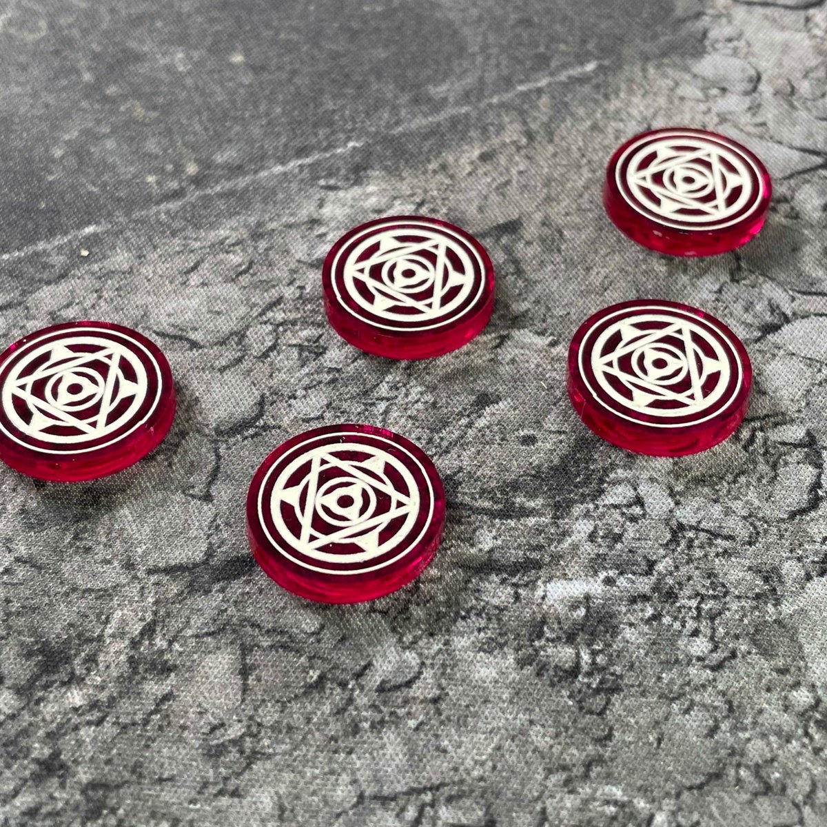 Grab thee gorgeous premium Marvel Crisis Protocol tokens from Art of War Studios right now! 
bit.ly/4ekDNG7