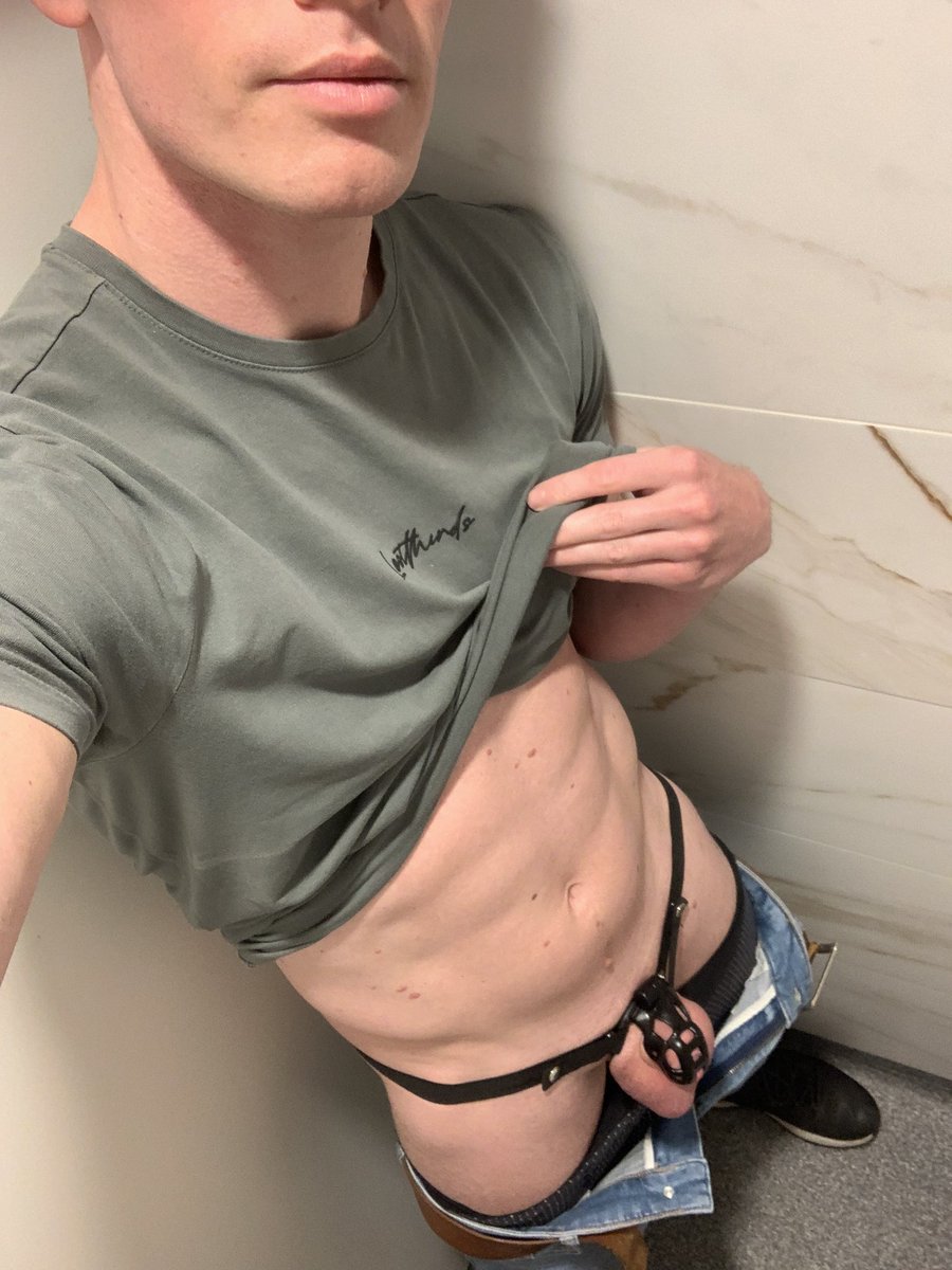 Day 5 🔐

Cage check at work 🥵🔥

Already such an horny mess 🤯😵‍💫