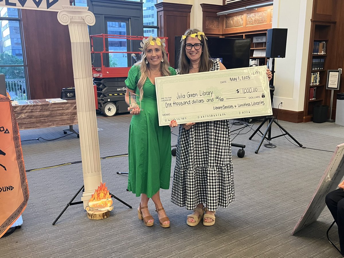 Congrats to Julia Green Library as they were recognized as earning MNPS Library Program of the Year! This award was given to 2 distinct programs showing excellence in 5 domains: Curriculum &amp; Instruction, Reading Culture, Environment, Professionalism, and Community Partnerships.