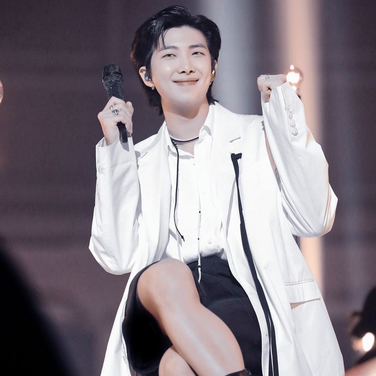 bts_2013_'s tweet photo. WE LOVE YOU NAMJOON
WE LOVE YOU RM
WITH NAMJOON TILL THE END
THANK YOU KIM NAMJOON https://t.co/nNDGZQrHsJ