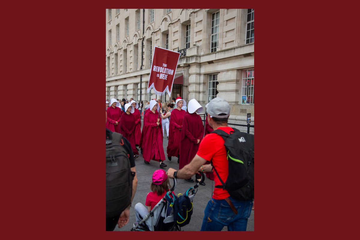 THE REVOLUTION IS HERE❗️If you were around Westminster yesterday, you might’ve seen a red army on the march for the final series of The Handmaid’s Tale.