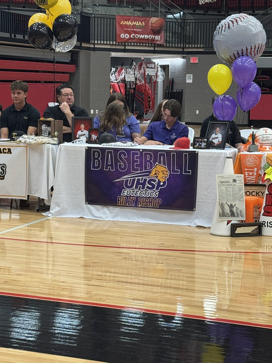 After the line of baseball players, Riley Bishop finishes up the streak by signing to the UHSP to play baseball. #CoppellinFocus
