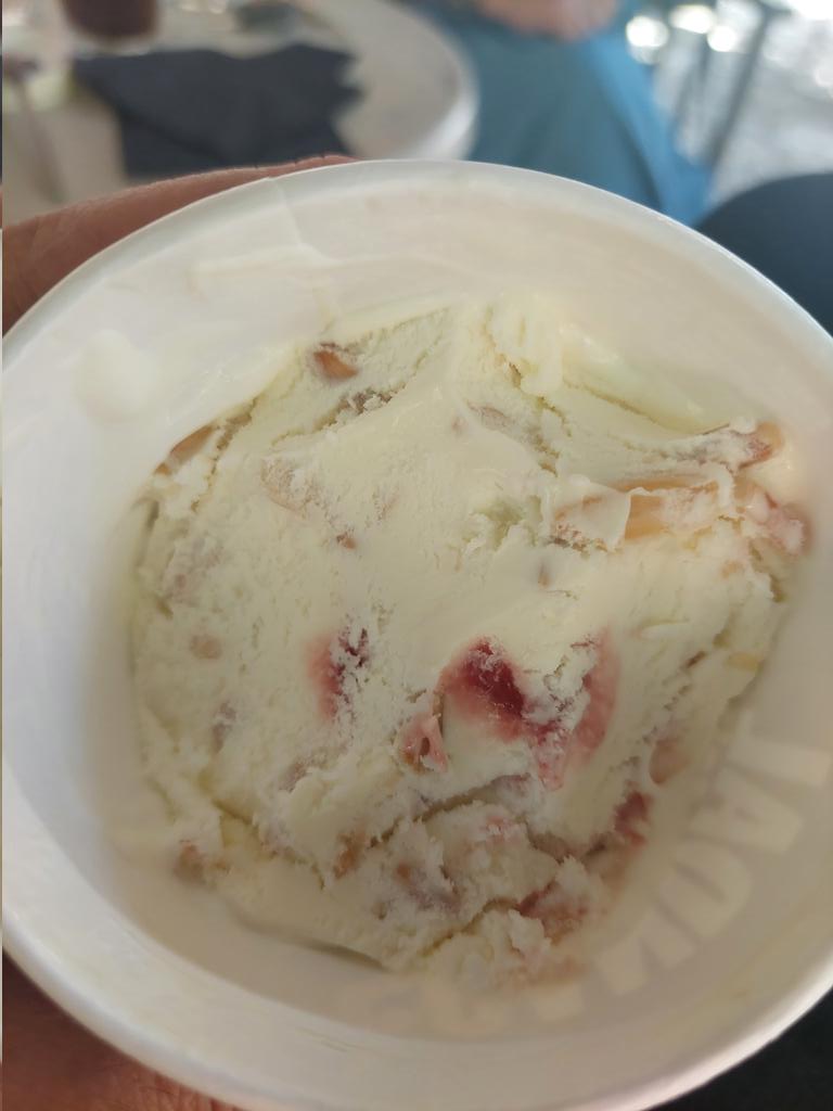 sivleda's tweet image. Παιδάκια της #Algida .. 😬
Το αριστερό με το δεξιό δεν έχουν καμία σχέση 🤨
Γιατί είναι το δεξιό μέσα στο αριστερό?
#algida #ice_cream #μη_μας_δουλεύετε